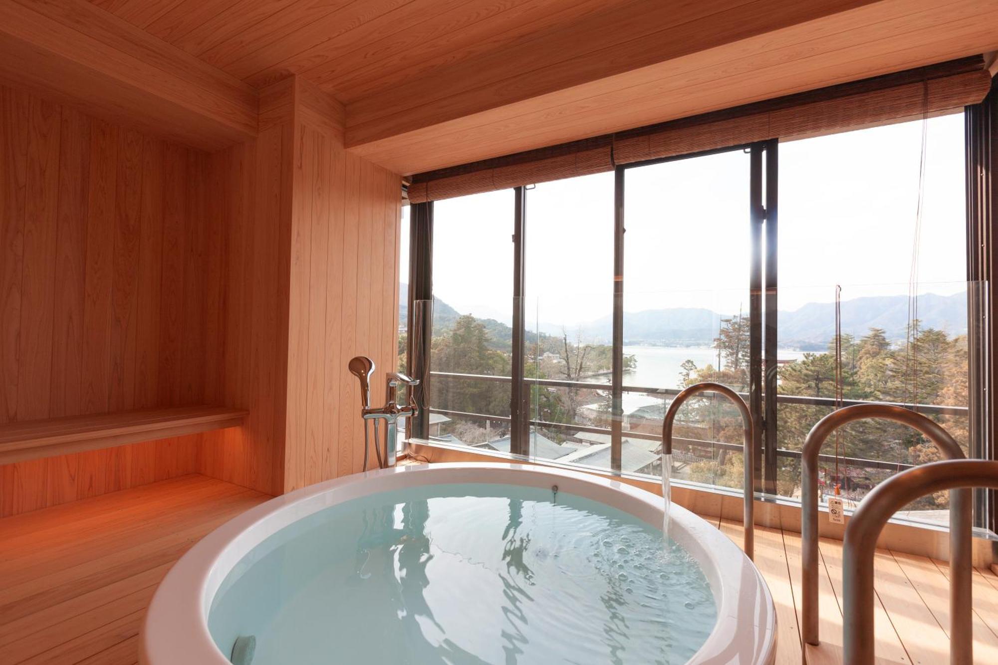 Miyajima Grand Hotel Arimoto Hatsukaichi Esterno foto